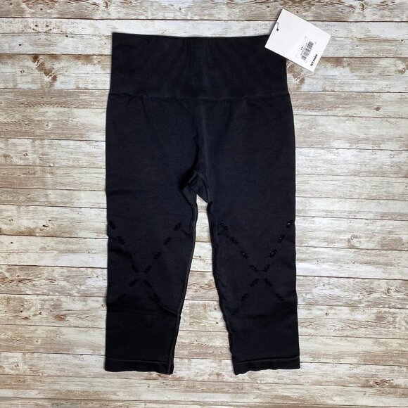 Ivy Park Black Cropped Leggings - Picture 2 of 10